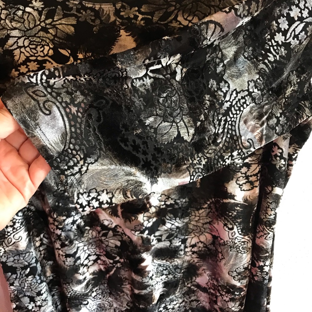 #162)🖤NEW🖤Avenue- Lovely blouse/tunic! - Picture 5 of 8